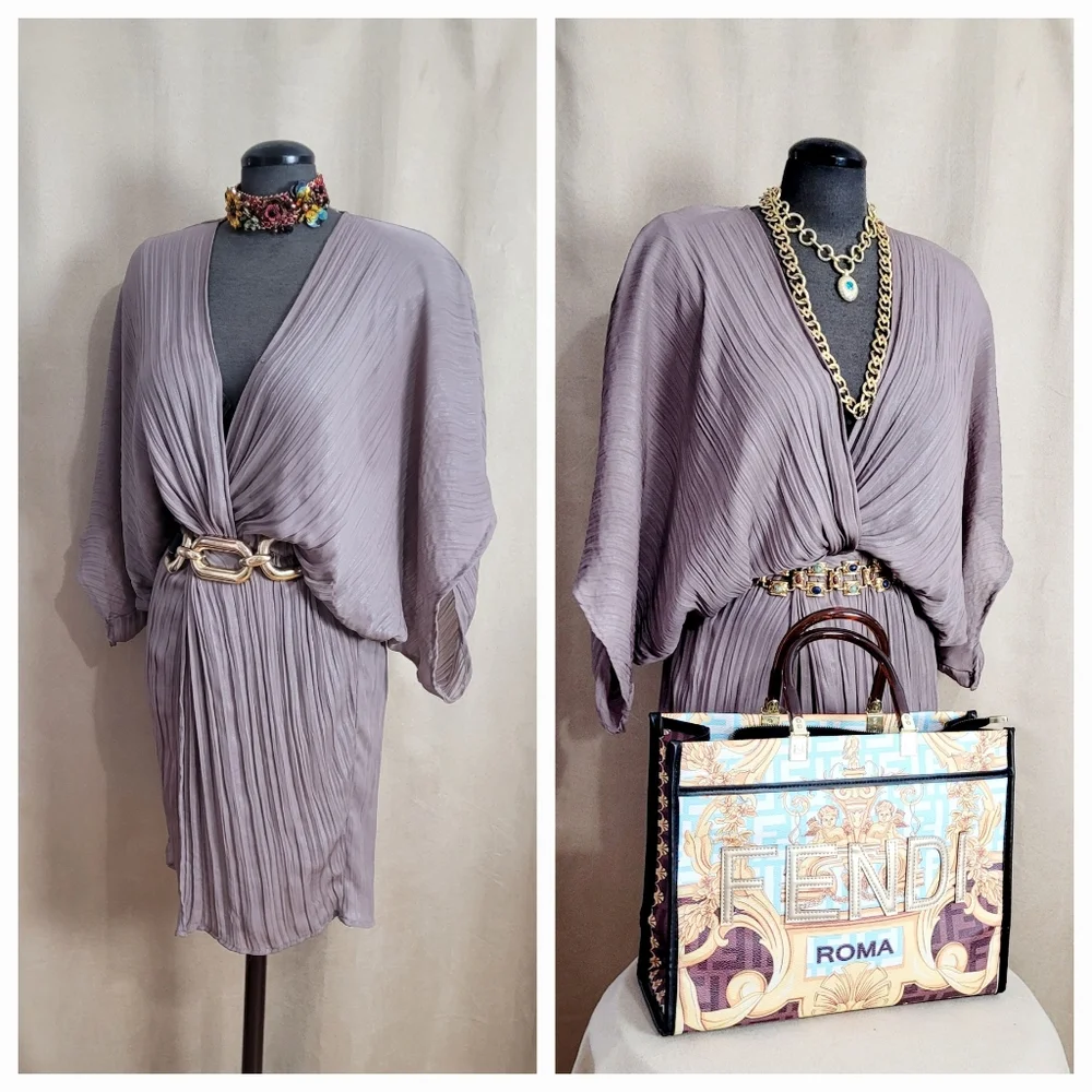 Pleated Dress / 8 - Picture 6 of 11